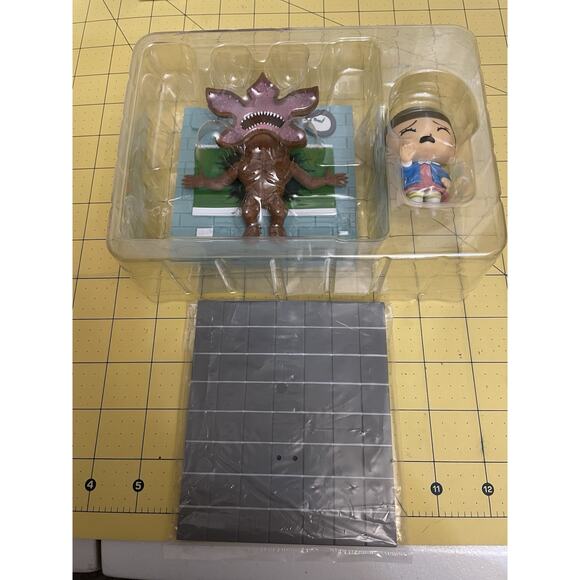 Netflix Stranger Things Lot Funko Lootcrate 6 Collectible Figures - Picture 6 of 10